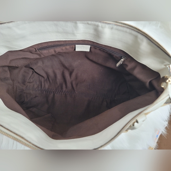 Gucci Canvas Abbey Shoulder Bag - Picture 7 of 14